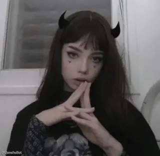 〽️ gothique, cornes de diable, emo, fille, esthétique, portrait whatsapp sticker