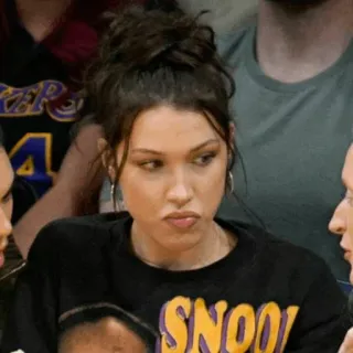 ___BellaHadid♡💡 telegram stickers