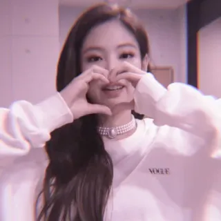 🍼 VOGUE kpop, jennie, trái tim, vogue, tạp chí, gái telegram sticker