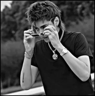 ♠️ uomo, occhiali da sole, ritratto, moda, stile, celebrità telegram sticker