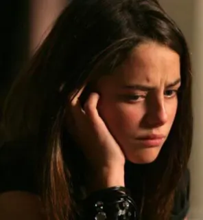 😐 Kaya Scodelario Skins грустно, девушка, подросток, эмоциональный, британский telegram sticker