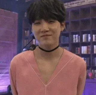 🌸 Suga K-Pop, Sänger, Musiker, Männlich, Promi, Person, Unterhaltung whatsapp sticker