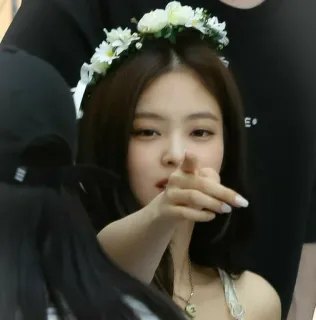 🦋 woman, flowers, pointing, kpop, daisies, crown telegram sticker