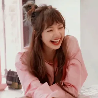 🤣 Lisa k-pop, певец, айдол, улыбающийся, счастливый telegram sticker