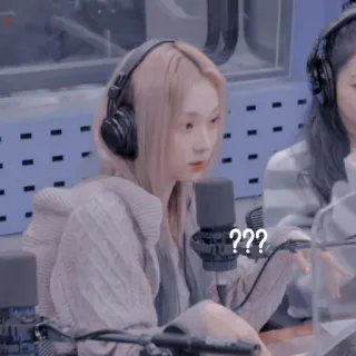 ☕ ??? confuso, punti interrogativi, microfono, kpop, idolo telegram sticker