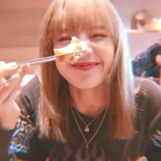 🦢 Lisa Frau, Essen, Essstäbchen, Asiatisch, Korean Pop, Kpop, lächelnd telegram sticker