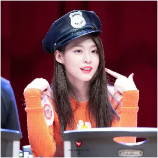 🍓 SPECIAL POLICE mujer, policía, sombrero, uniforme, K-pop telegram sticker