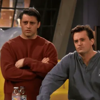 👍 Joey and Chandler Friends sitcom, friends, joey, chandler, série télé whatsapp sticker