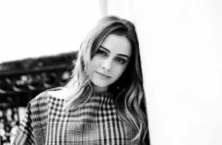 🎐 femme, portrait, noir et blanc, personne, fille, féminin whatsapp sticker