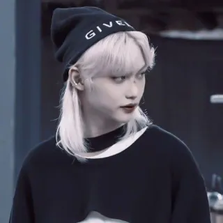 💌 GIVENCHY คน, หมวก, Givenchy, แฟชั่น, สไตล์, ภาพบุคคล, ผม telegram sticker