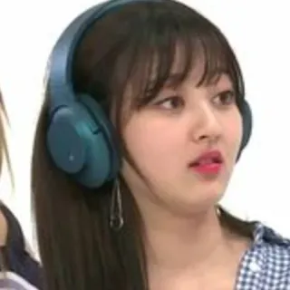 😒 mujer, persona, auriculares, retrato, cara, coreano/a whatsapp sticker
