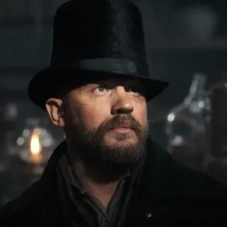 🎩 Tom Hardy homme, chapeau, haut-de-forme, portrait, barbe telegram sticker