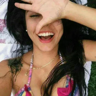 🙊 Selfie, Mulher, Sorriso, Retrato, Garota, Morena, Feliz telegram sticker