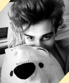 〽️ @clicrf potret, orang, wajah, hitam putih, pria, selfie, dalam ruangan whatsapp sticker