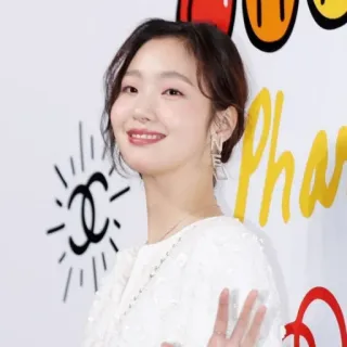 🦋 Kim Go-eun actriz, celebridad, coreano, moda, belleza telegram sticker