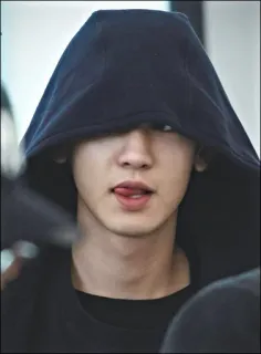 🕸 portret, mężczyzna, bluza z kapturem, język, kpop, azjatycki telegram sticker