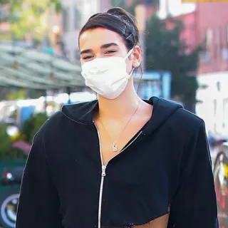 😷 Dua Lipa певец, знаменитость, маска, уличный стиль telegram sticker