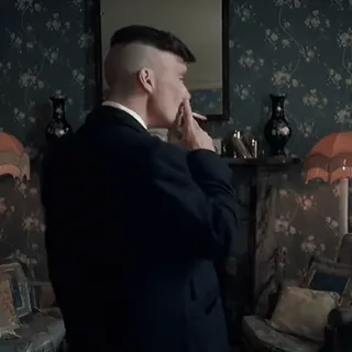 🚬 Tommy Shelby Peaky Blinders Tommy Shelby, Peaky Blinders, fumando, hombre, retrato whatsapp sticker