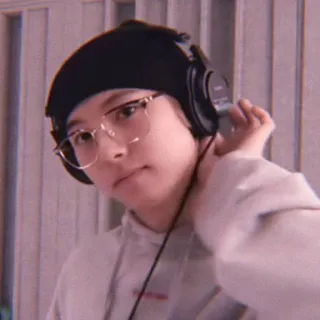 🐥 pessoa, fones de ouvido, óculos, retrato, gorro, música, ouvindo telegram sticker