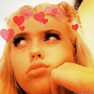 🔥 CROWNIE.X Herzen, Selfie, Blonde Haare, Frau, Gesicht, Mädchen telegram sticker