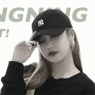 🥽 Ningning NINGNING นักร้อง, เคป็อป, ผู้หญิง, หมวก, คนดัง telegram sticker