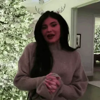 ☘ Kylie Jenner кайли дженнер, рождество, олень, праздник telegram sticker
