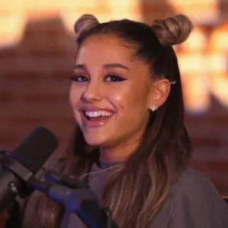 🤗 Ariana Grande ariana grande, sängerin, pop, frau, porträt, promi, mikrofon whatsapp sticker