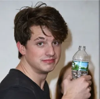 ⚽️ Charlie Puth celebridad, hombre, cantante, compositor, retrato whatsapp sticker