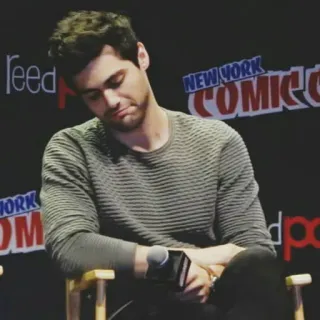 🏹 NEW YORK COMIC CON New York Comic Con, Convention fumetto, Matthew Daddario telegram sticker