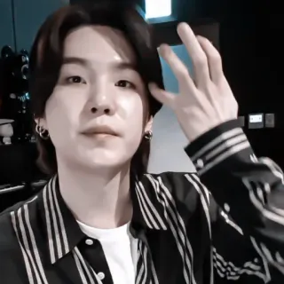 🦘 Suga kpop, idol, cantante, min yoongi, bts, músico, hombre whatsapp sticker