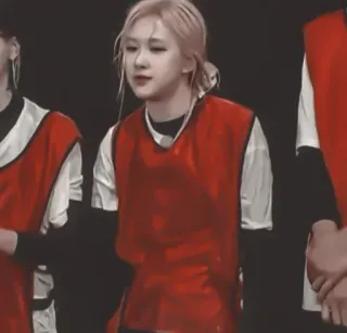 🥲 Rosé kpop, chanteur, rose, blackpink, idole telegram sticker