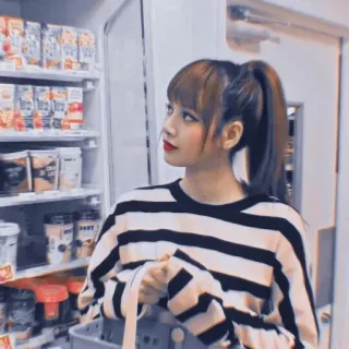 🌸 Lisa K-pop, zangeres, vrouw, persoon, shoppen, Blackpink, beroemdheid telegram sticker