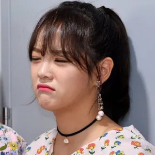 ☹ femme, expression faciale, boucles d'oreilles, collier ras du cou, portrait, asiatique, moue telegram sticker