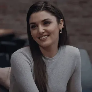 🐾 mujer, retrato, sonrisa, cara, persona, Hande Erçel telegram sticker