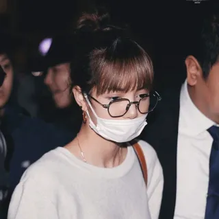 Lalisa Manoban 💕 @LostInNothing whatsapp stickers