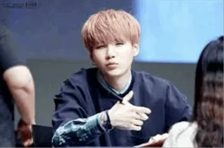 😕 Suga K-pop, Min Yoon-gi, BTS, chanteur, Idole, pouce vers le bas telegram sticker