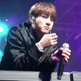 🐚 Jungkook cantante, kpop, artista, musica, microfono, palco telegram sticker