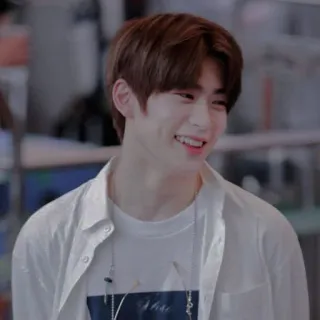 ⛓️ мужчина, улыбается, портрет, человек, повседневный, K-pop telegram sticker