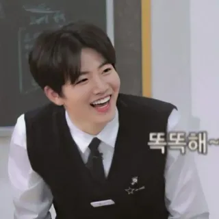 🪐 똑똑해~ Person, lächelnd, koreanisch, Mann, glücklich, fröhlich telegram sticker