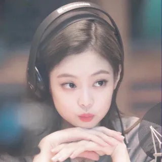 ➖ Jennie donna, cuffie, microfono, K-pop, cantante, artista telegram sticker