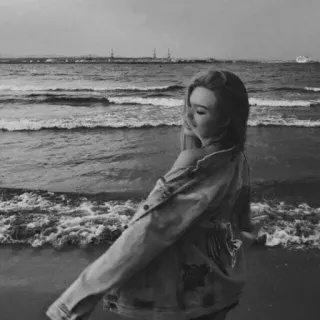 🖤 pantai, wanita, samudra, laut, ombak, garis pantai telegram sticker