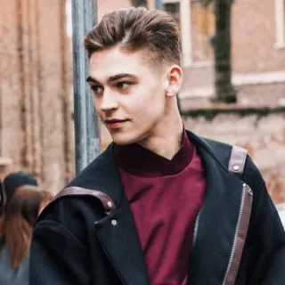 🔸 Hero Fiennes Tiffin ator, homem, celebridade, retrato telegram sticker