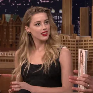 🧜‍♀ Amber Heard знаменитость, актриса, интервью, ток-шоу, личность, развлечение telegram sticker