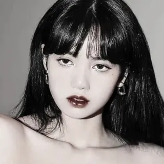 ❔ Lisa 인물 사진, 여자, 아이돌, 케이팝, 검은 머리, 미모, 유명인 telegram sticker