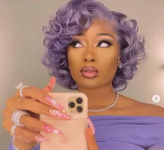 🙄 Megan Thee Stallion Megan Thee Stallion, Sängerin, Promi, Frau, Selfie whatsapp sticker