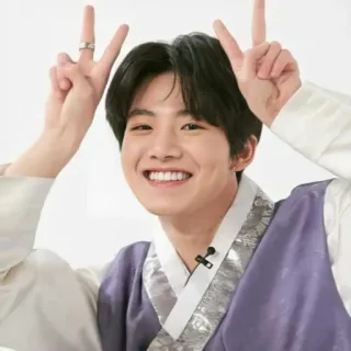 ✌ coreano, hanbok, abbigliamento tradizionale, segno di pace, sorridente, uomo whatsapp sticker