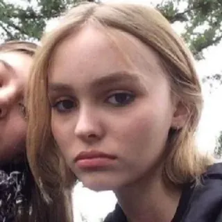💋 Lily-Rose Depp célébrité, actrice, mannequin, portrait, personne whatsapp sticker
