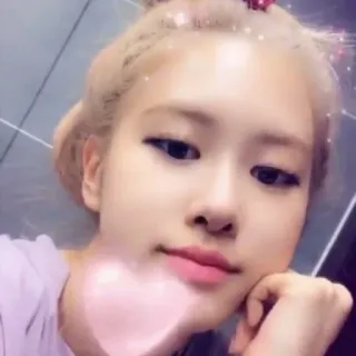 🐰 Rose K-pop, певица, женщина, Rose, селфи, женский, человек telegram sticker