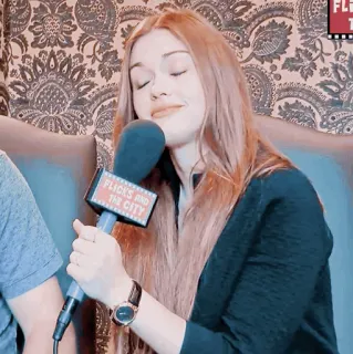 🎐 FLICKS AND THE CITY interview, médias, actrice, microphone whatsapp sticker