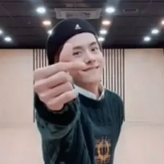 ❤️ kpop, chanteur, homme, mignon, signe de coeur telegram sticker
